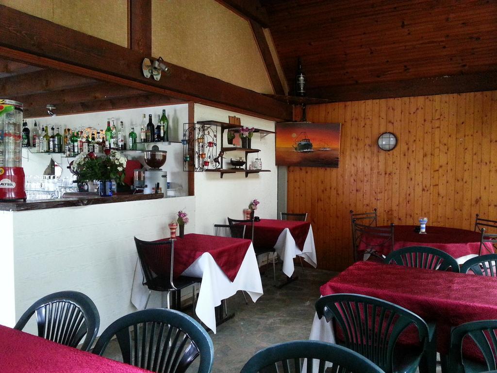 Camping De Flechat Hotel Orcival Eksteriør billede