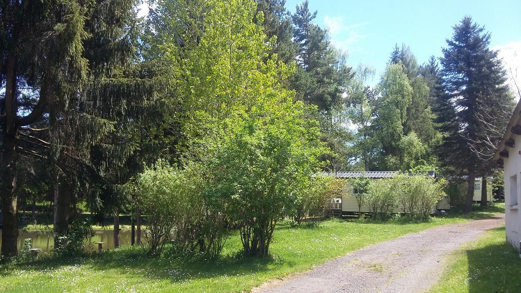 Camping De Flechat Hotel Orcival Eksteriør billede