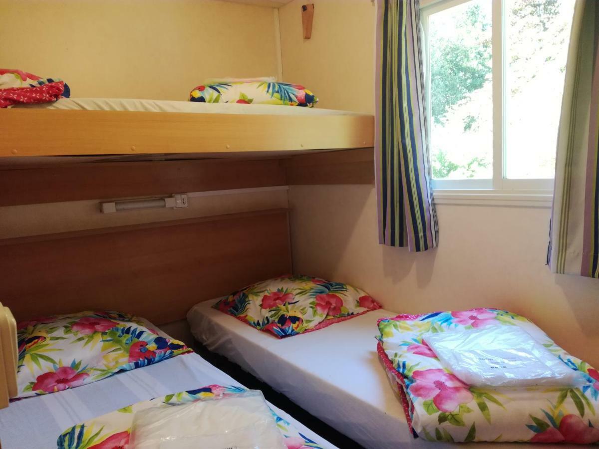 Camping De Flechat Hotel Orcival Eksteriør billede